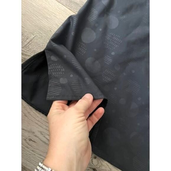 EUC Wonder Wink Gray scrub top w circular pattern imprinted sz large nursing - Picture 6 of 6